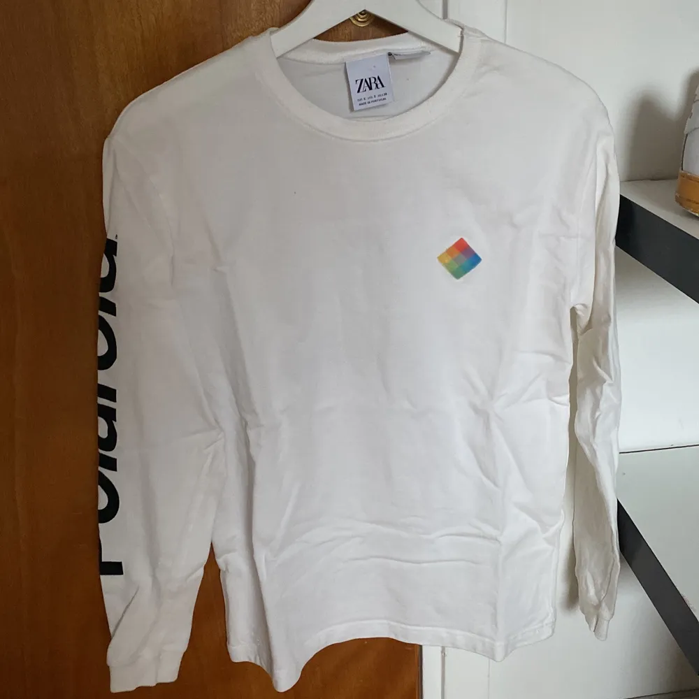 polaroid longsleeve i tjockare t shirt material från zara!. T-shirts.