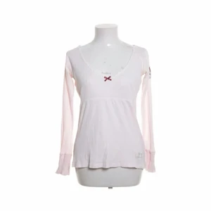 Odd Molly Topp - Ljusrosa odd molly topp köpte på sellpy för 280kr   DEN KOSTAR 140kr OM DU VILL. HA FRAKT annars vanligt pris 