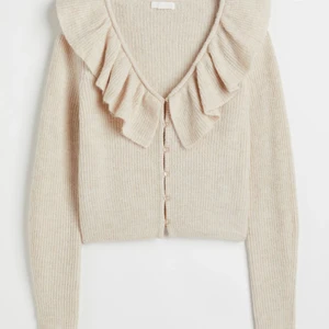 Stickad tröja ! - Stickad tröja från hm!❤️‍🔥❤️‍🔥Helt ny, använd 1 gång. (original pris 300kr) 