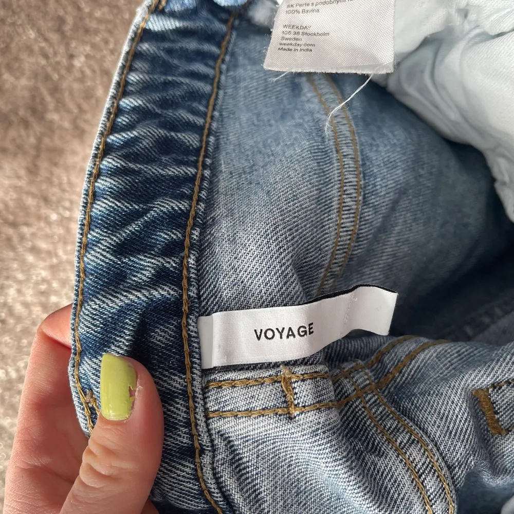De absoluta favoritjeansen i min garderob i två år från weekday. Nu är de tyvärr alldeles för små:/ frakt tillkommer. Jeans & Byxor.