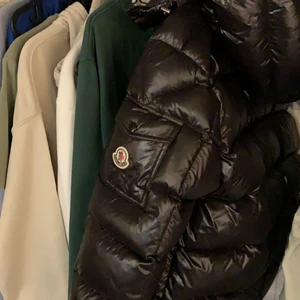 moncler maya - storlek 3 passar M-L säljer billigt då kvitto saknas