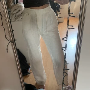 Linne byxor  - Så så snygga linnebyxor! Kommer tyvärr inte längre till användning, sparsamt använda❣️ köpta för 340kr