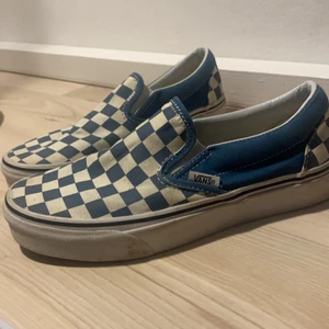 Vans - Blåa checkered vans i mycket bra skick! 
