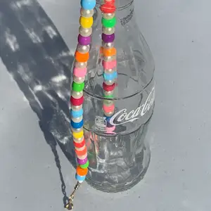 Säljer dessa färgglada halsband som jag gör själv! Så fint och unikt!🍀🌷🌻💐🌱🌺🌿🍃✨