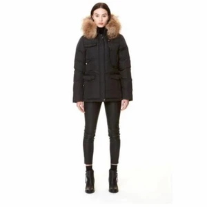 Hollies vinterjacka - Hollies vinterjacka säljs för 500kr.