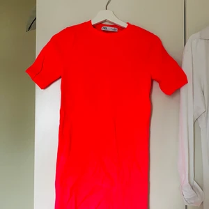Zara klänning  - Super fin klänning från Zara, aldrig använd 💓🥂