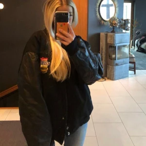 Varsity jacka - Så cool vintage varsity jacka som inte kommer till användning 🥲 skriv för mer bilder!!