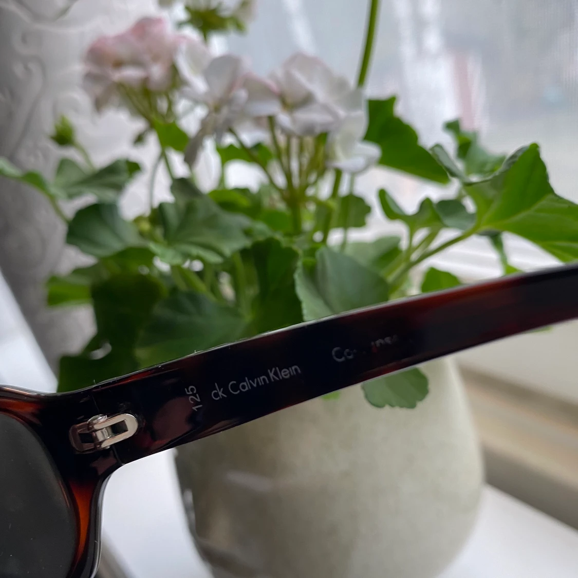 Solglasögon från Calvin Klein  - 91