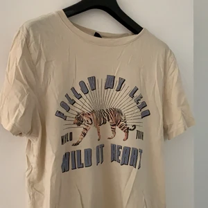 T shirt - Sällan använd