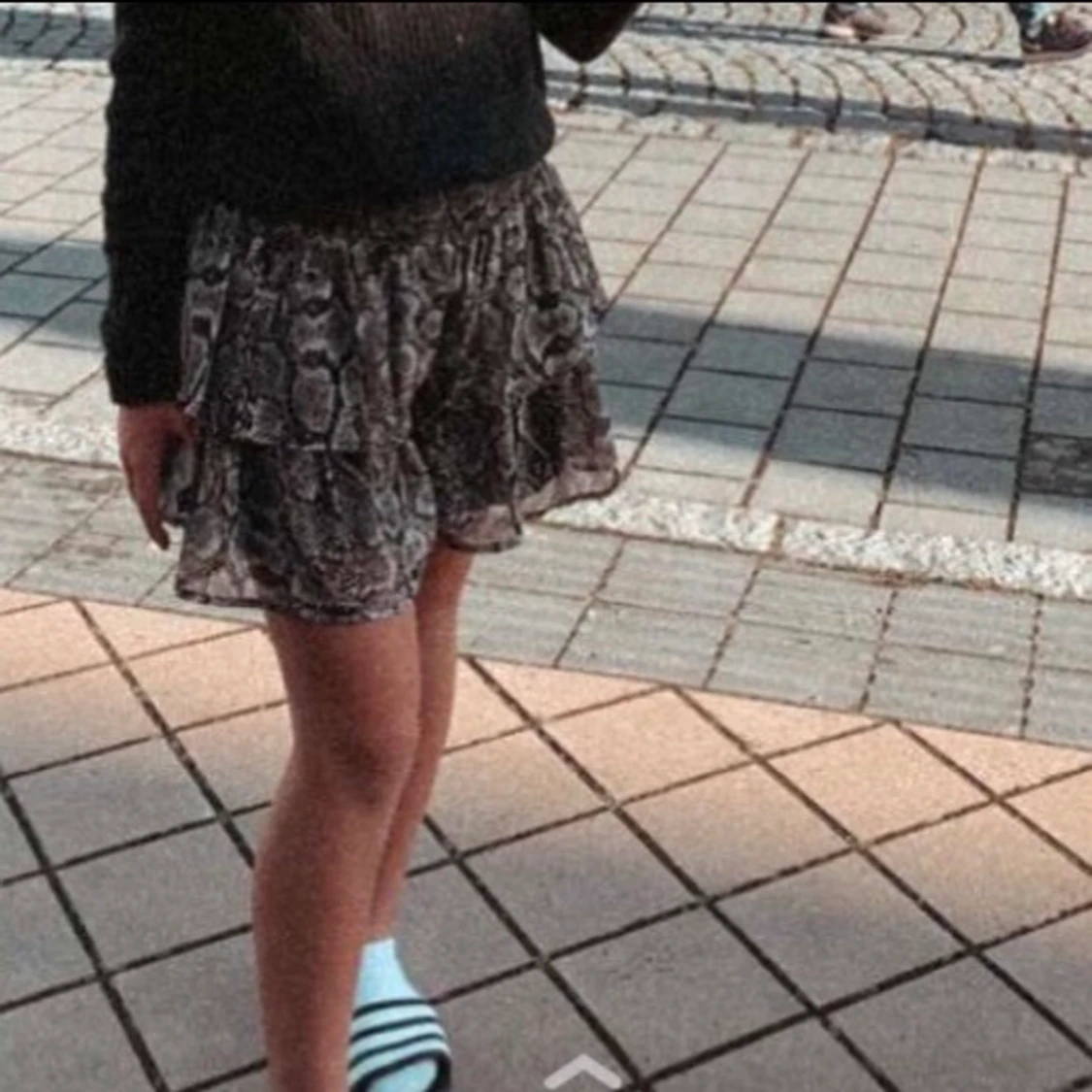 Volangkjol med ormskinsmönster - 91