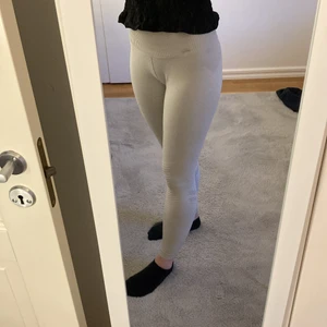 Aim’n Cloud Elevate Seamless tights, S - Säljer nu dessa Aim’n tights eftersom jag inte använt dem så mycket som jag hade tänkt. Ca 1 år gamla, knappt använda!