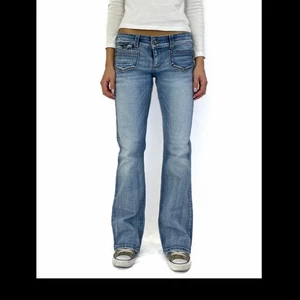 Relow jeans - Fick nyss dessa snygga lågmidjadejeans som tyvärr inte föll mig i smaken, tänkte kolla om någon vill köpa dom (säljer för fullpris) annars skickar jag tillbaka dom. Storlek S, innebenslängd 83