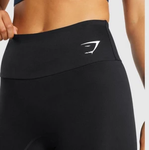  gymshark leggings - Tränings leggings från gymshark i storlek M, endast använda 2 gånger men säljas då de inte kommer till användning. Nypris 400kr/säljs för 200kr🤍🤍