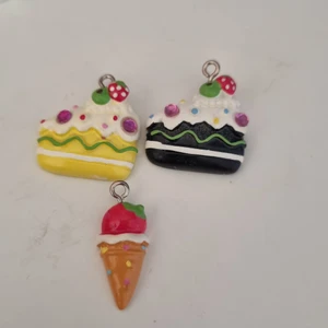 tre jätte fina berlocker - tre jätte fina berlocker, tre kronor styck👍