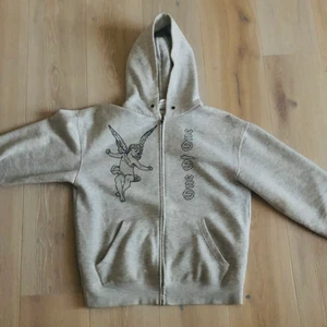 One of One  - Säljer för att jag inte använder skick 8/10 kan gå ner i pris vid snabb affär alla stenar ör kvar 