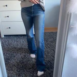 Oanvända zara jeans i storlek 34 ❤️‍🔥 köpta för 600kr