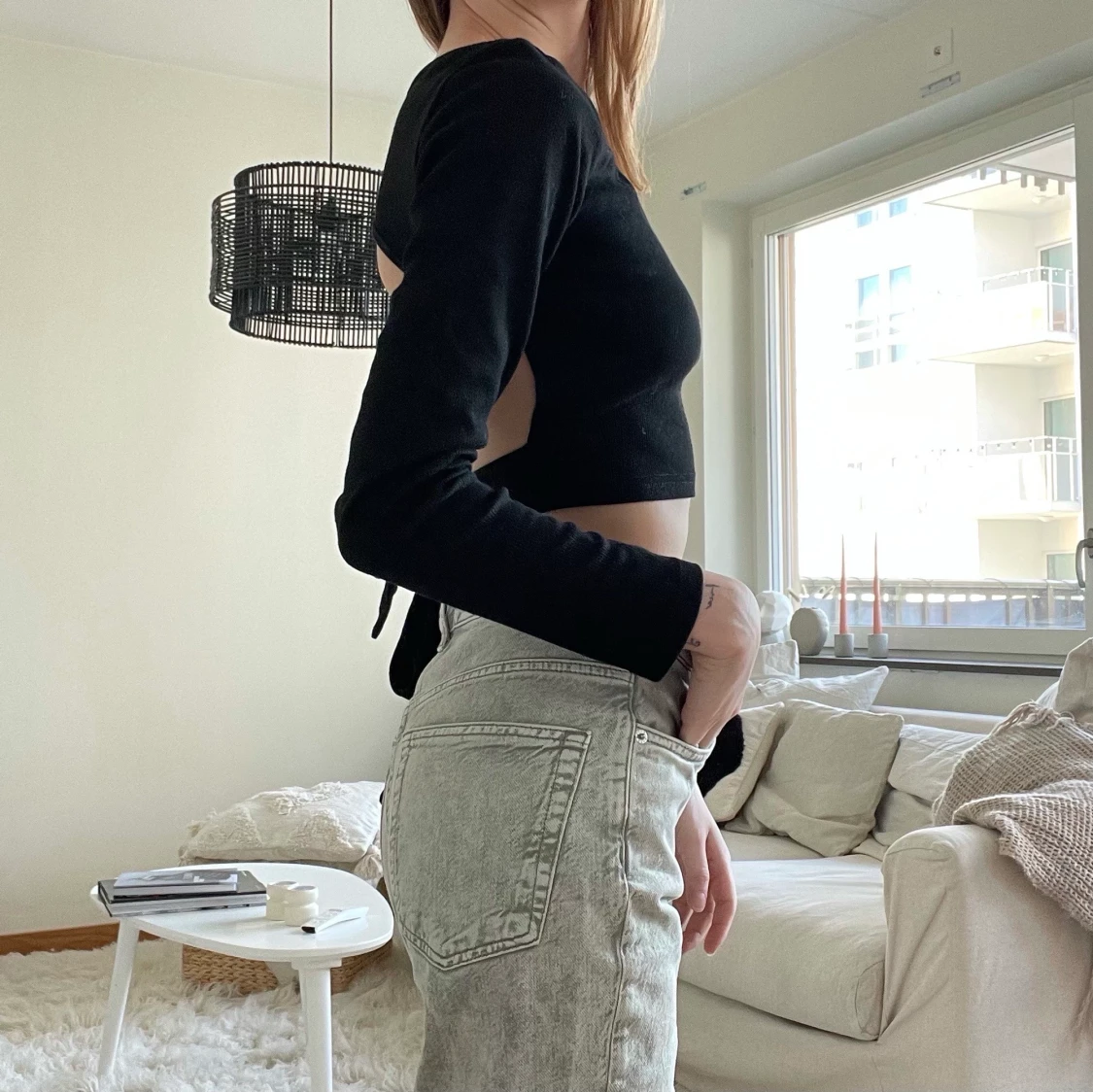 Svart topp öppen rygg