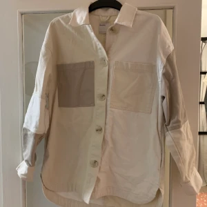 Vårjacka  - Passar någon med M till XL superfint skick!