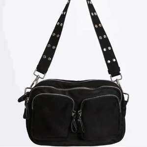 Nunno liknande väska  - Super snygg väska som liknar lite nunno väskan. Den är i topp skick och säljer pga har ny väska nu. Vid många intresserade startas budgivning🥰❤️