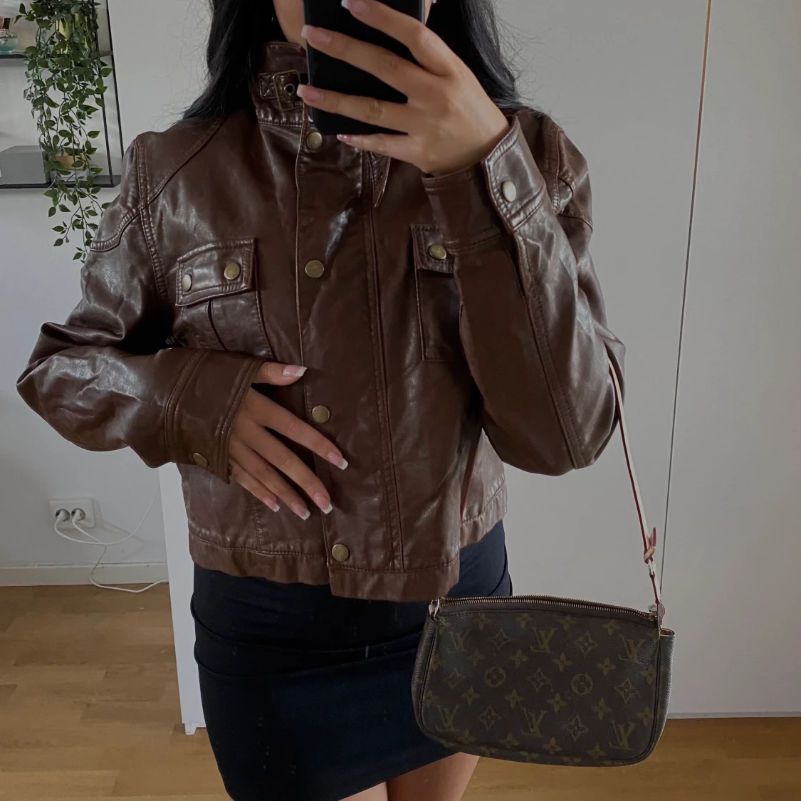 Brun skinnjacka  - 91