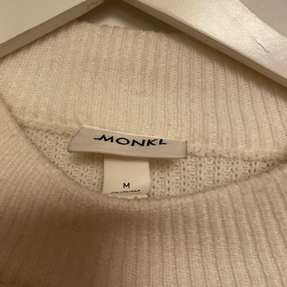 Monki tröja stl. M - 91