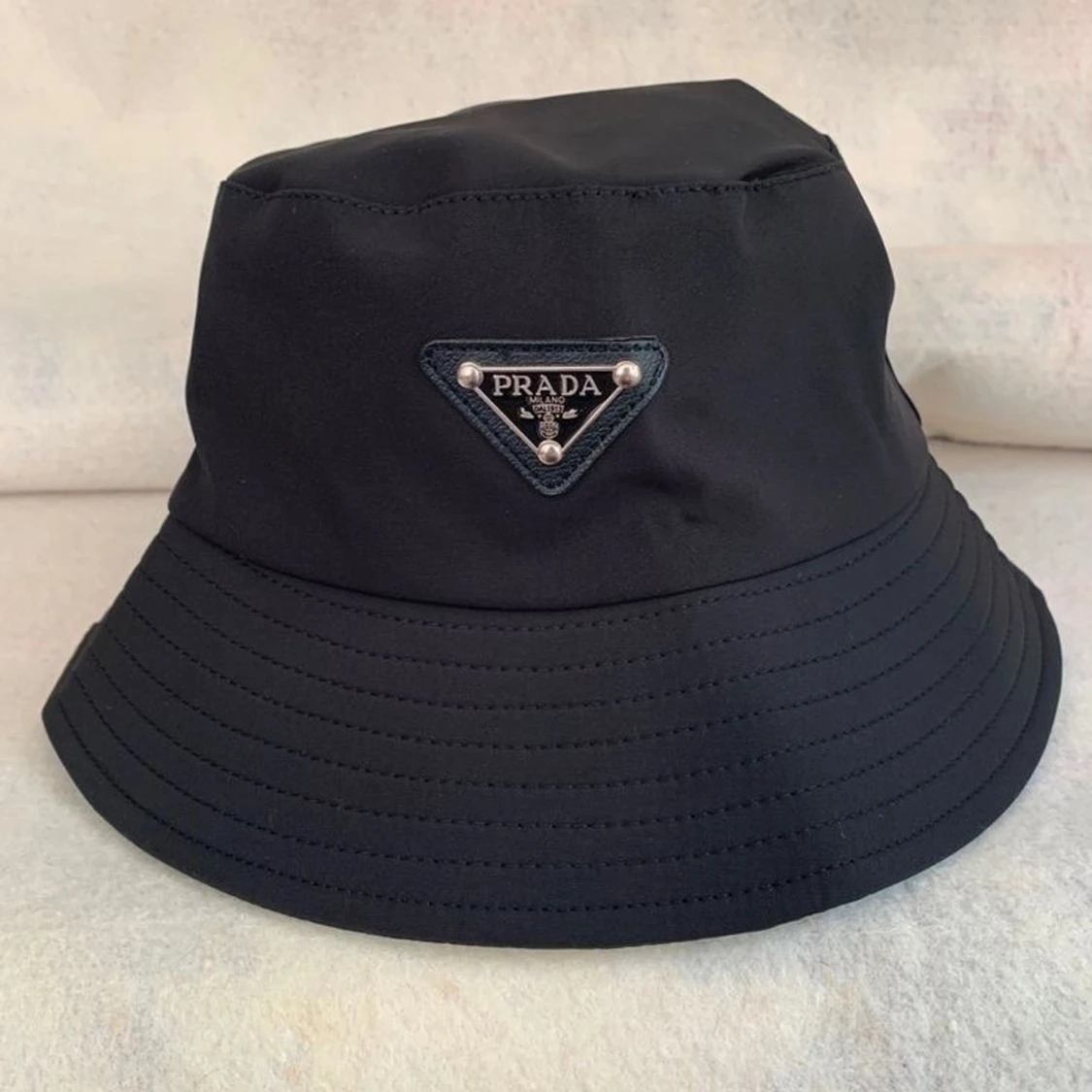 prada bucket hat - 91