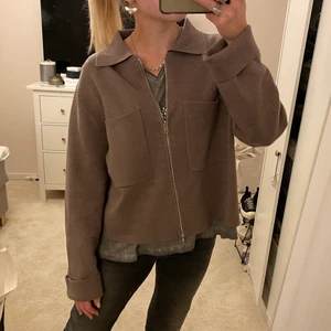 Zip tröja - Ziptröja från Åhlens i storlek L, superfin och nästan oanvänd