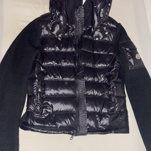 Storlek S  160-170 längd   50-65 kg  - Den är använt bara fåtal gånger och den är helt ny skick! Kom dm om du är intresserad av?