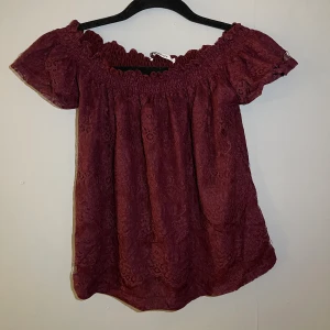 Topp Gina  - Topp från Gina Tricot. Fint skick🥰