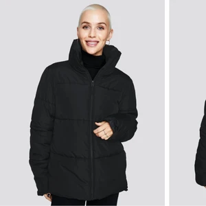 Vinterjacka  - Säljer min vinterjacka från Cubus som jag köpte för ca 2 månader sen men knappt använd. Den är som i nyskick och säljer pga att jag köpt en annan. Frakten ingår i priset.