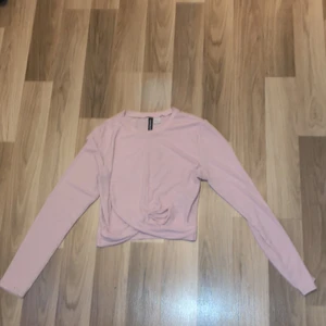 Rosa tröja - Rosa långärmad tröja. Storlek M mer som S