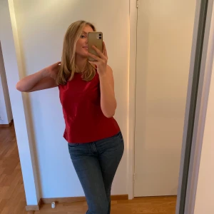 Röd topp - Röd topp/blus köpt secondhand💓