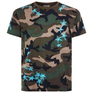 Valentino t-shirt strl S - En fin valentino t-shirt i bra skick, strl S. Nypris på tröjan är 7000kr.