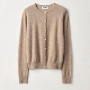 Kashmir kofta - Jättefin kashmir kofta från soft goat. Är inte färgen på bilden utan mer ljusrosa. Skriv för egna bilder! Superbra skick!💕