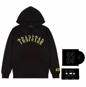 23 X Trapstar (Central Cee Collab  - Hoodie Från Trapstar ” 23 ” Collab Med Central Cee Inför Hans Nästkommande Mixtape. Högt Resale Värde! (Helt Oanvänd fortfarande i påse)                         GRATIS Frakt📦 