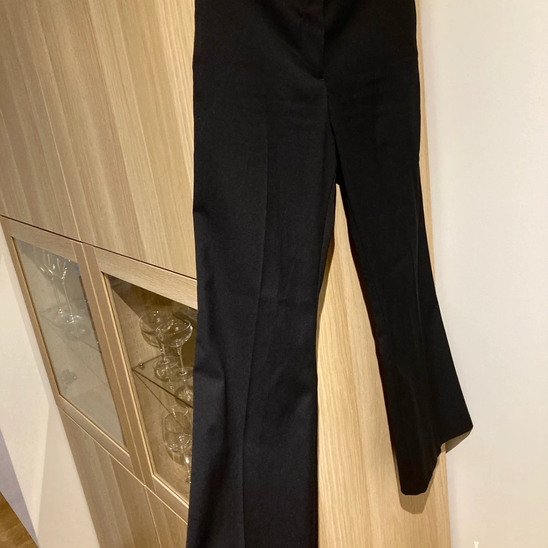 Utsvängda Kostymbyxor med pressveck - 91