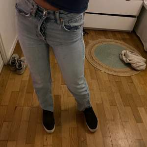 Raka jeans från hm💕 jag är 161 cm lång 
