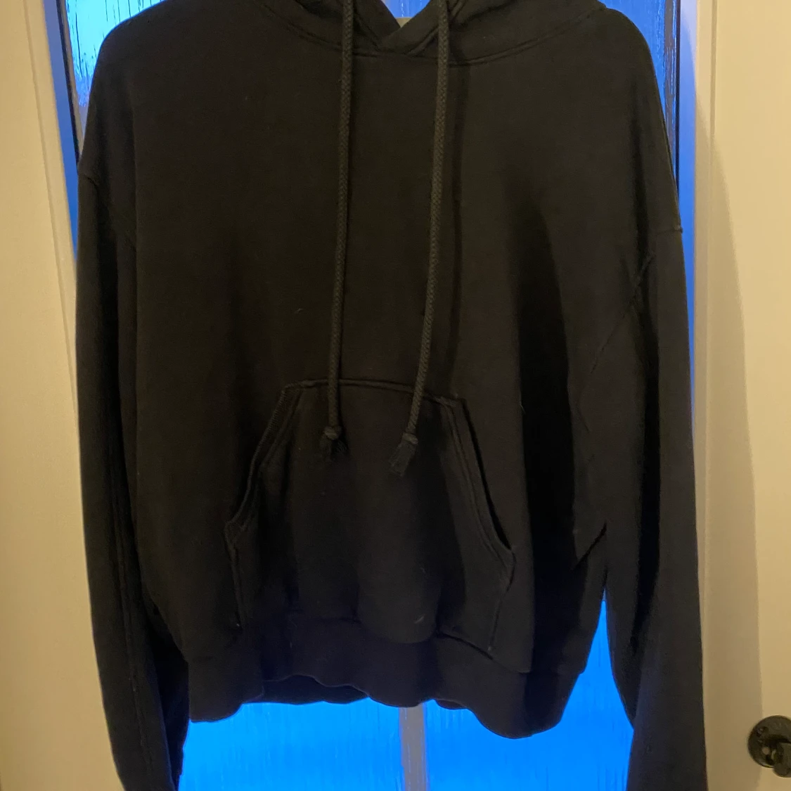 Svart hoodie 