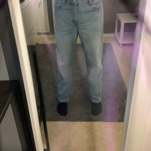 Ljusa jeans från ASOS  - Helt oanvända, trodde när jag beställde att dem var raka men dem är mer åt baggy hållet.