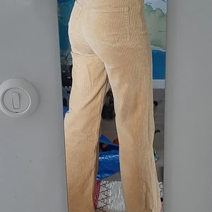 Byxor från weekday - Fina byxor från weekday i strl 34💗🤣 160 kr 