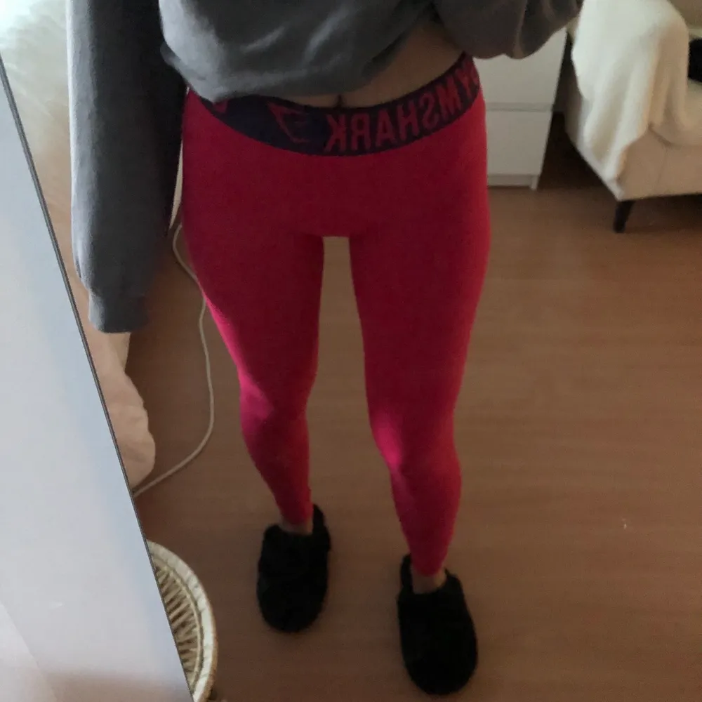 Gymshark träningstights, rosa med resorband. Övrigt.