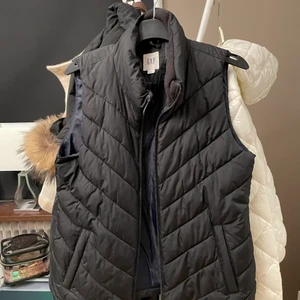 Dunväst - En svart dunväst