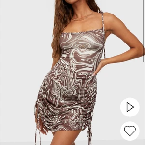 Klänning - Helt ny och oanvänd klänning från Nelly strl S. 