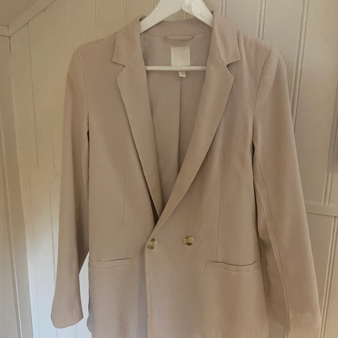 Ljusbeige dubbelknäppt blazer - 90