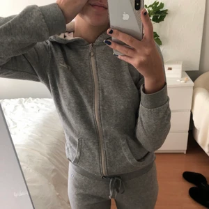 Champion mjukisset - Mysigt mjukisset från Champion (priset för båda delaran)