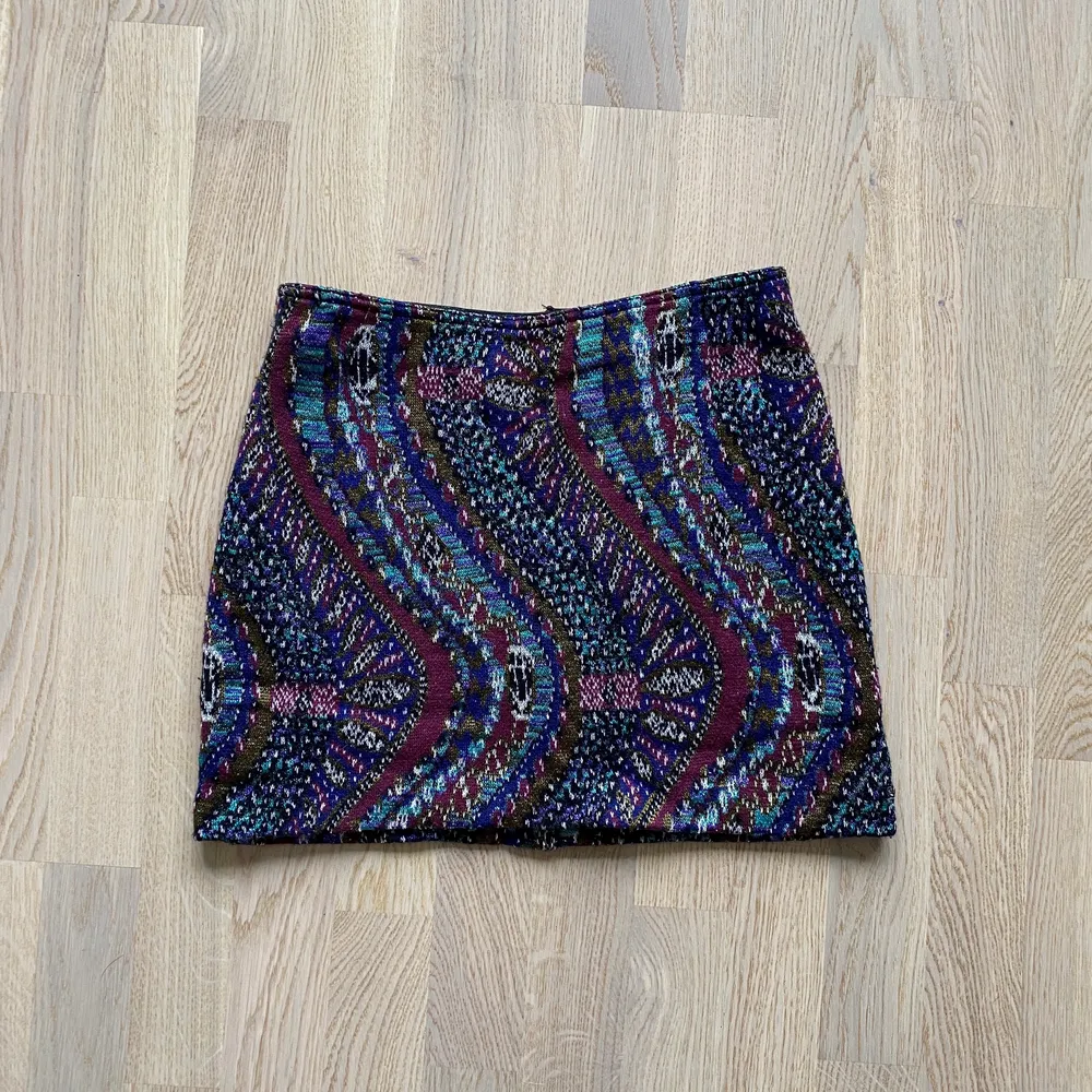 Stickad vintage kjol från Missoni, omsydd för att passa Xs (se söm bak). Fint vintage skick!. Kjolar.