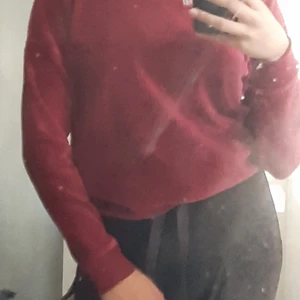 Hoodie  - Fin hoodie oanvänd, bra skick, strl S/M 💖 80 kr + frakt