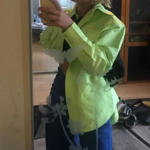 Grön jacka - Suuuper cool jacka!! Unik och snygg