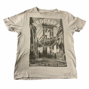 Vintage tee  - ! Kolla gärna in mina andra annonser, erbjuder alltid samfrakt och mängdrabatt❣️😁