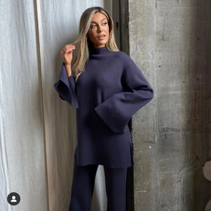 Grå/blått mjukisset från Bianca x Nelly  - Grå/blått mjukisset, både byxor och tröja. Slutsålt. Råkade beställa två så säljer ena setet. Bud från 1200